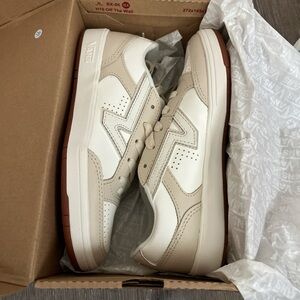 Vans size 6.5 Women’s Beige and White Sneakers